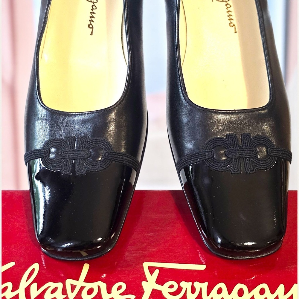 Vintage Salvatore Ferragamo Margaret Pumps 10 AAA Black Nappa & Patent...